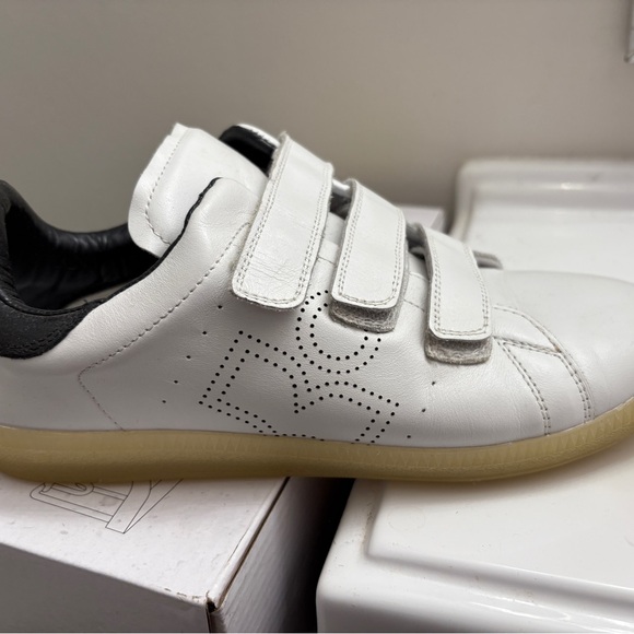 Isabel Marant Women’s White and Navy Sneakers - Picture 1 of 3